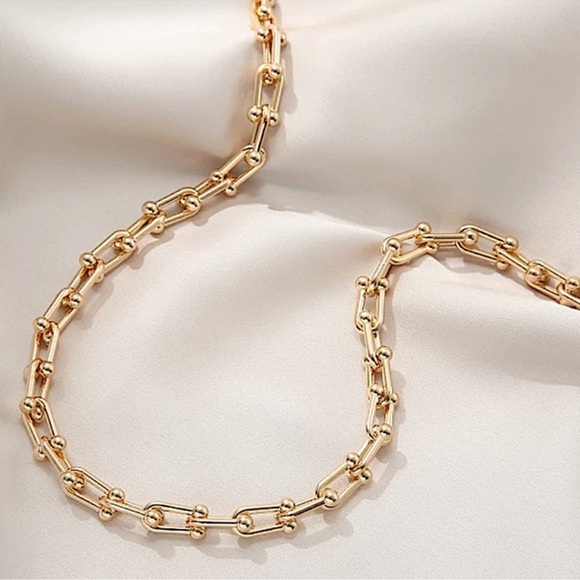 Anthropologie Jewelry - U Link Gold Plated Horseshoe Chain Necklace